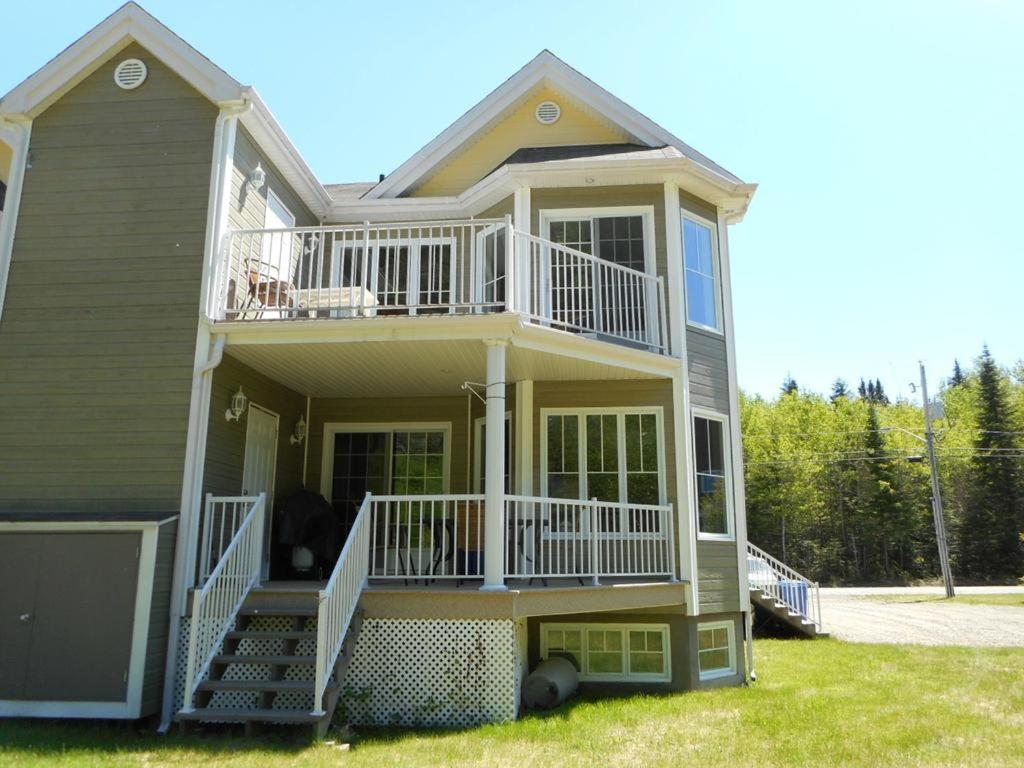 Condo Mont-Edouard LʼAnse-Saint-Jean Екстериор снимка